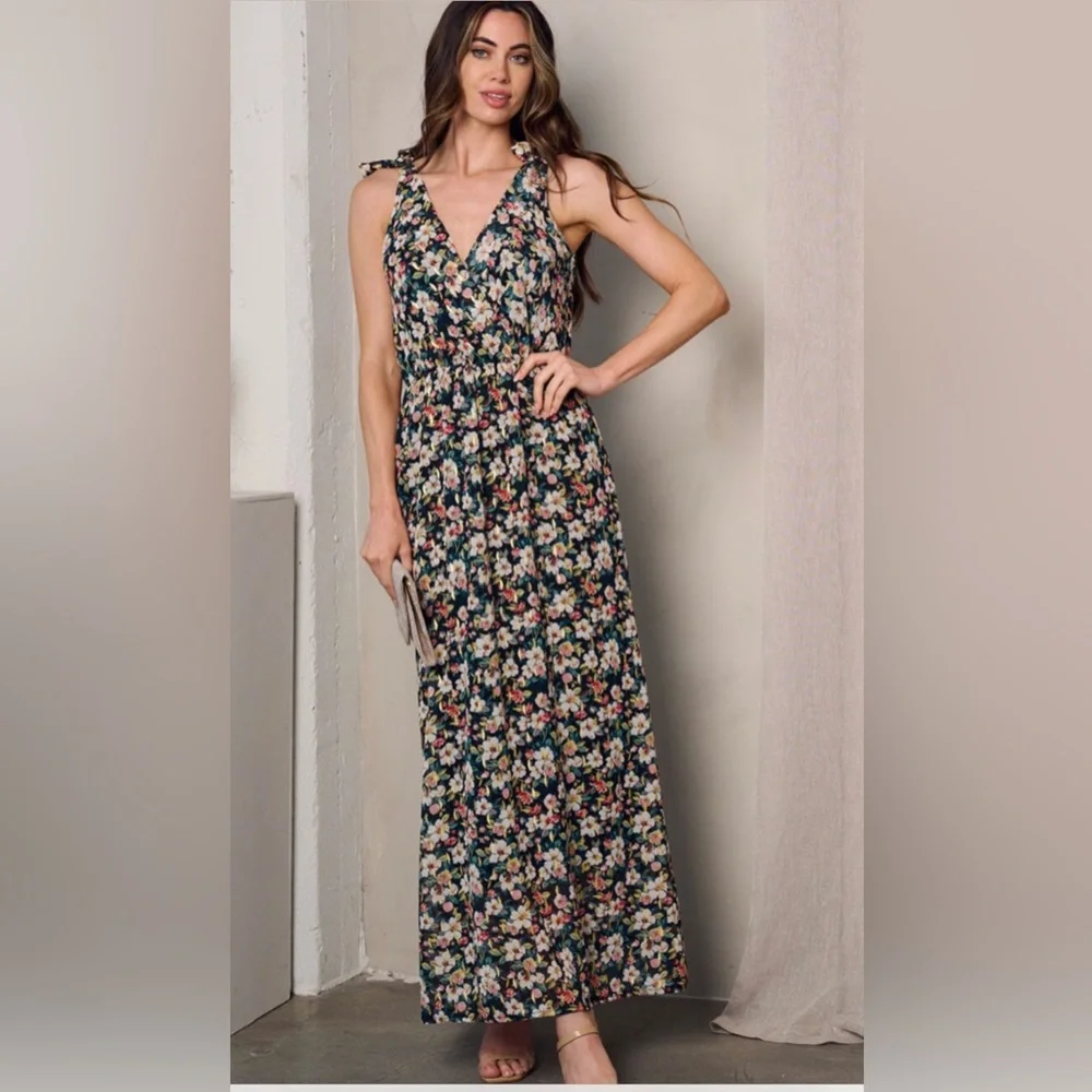 BLACK SLEEVELESS SURPLICE SHIMMER DETAILED FLORAL MAXI DRESS - Picture 1 of 5
